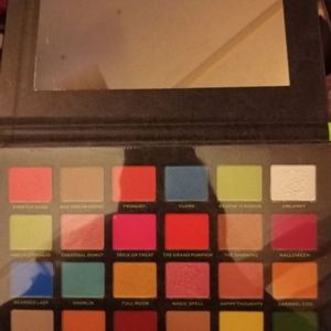 New Revolution Simpsons spooktakular shadow pallet